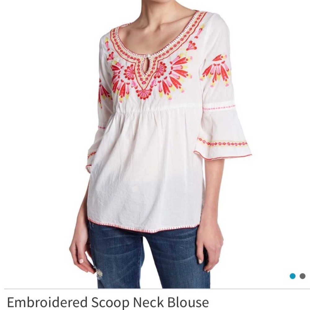 Romeo and Juliet Couture blouse